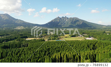阿蘇の月廻り公園からの景色 76899132