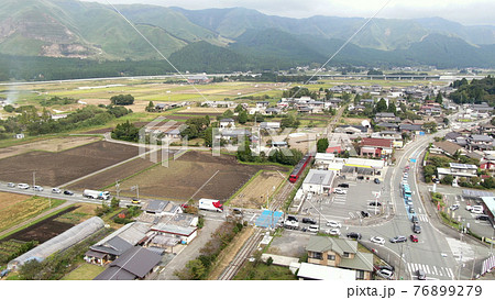 阿蘇の豊肥本線赤水駅の列車 阿蘇の豊肥本線赤水駅の列車 76899279
