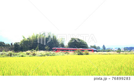 阿蘇の豊肥本線赤水駅の列車 阿蘇の豊肥本線赤水駅の列車 76899283