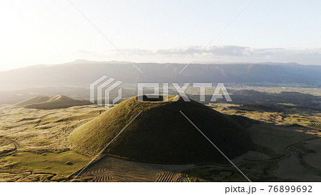 阿蘇米塚の空撮 阿蘇米塚の空撮 76899692