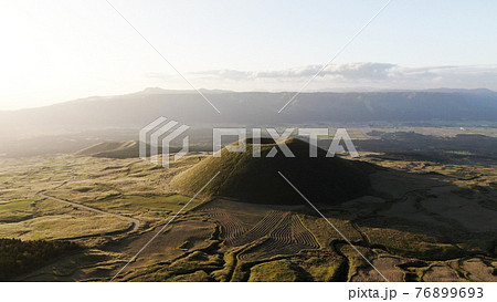 阿蘇米塚の空撮 阿蘇米塚の空撮 76899693