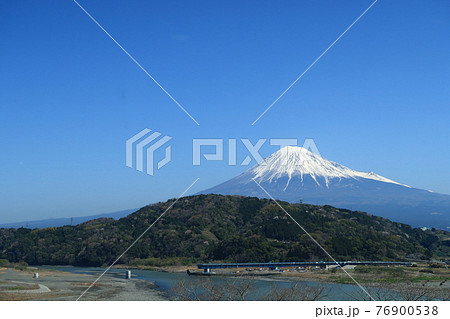 道の駅 富士川楽座からの富士山の景観 76900538