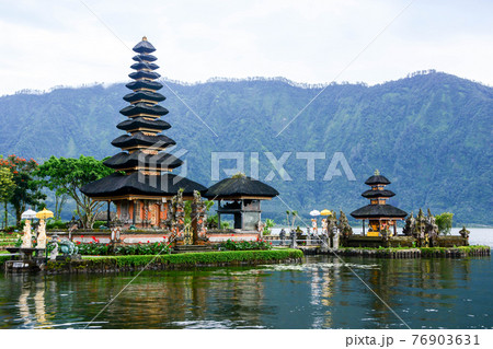 Pura Ulun Danu Bratan at Bali, Indonesia Pura Ulun Danu Bratan at Bali, Indonesia 76903631