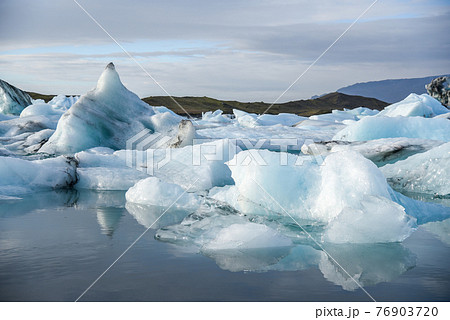 Jokulsarlon glacier lagoon in Iceland 76903720