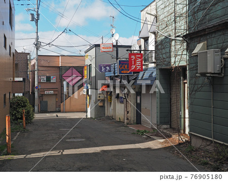 小樽　昭和の香りが漂う街角　小川小路 76905180