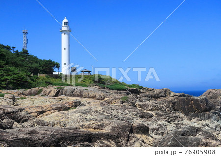 岩手県の重茂半島線、魹ヶ崎の風景 76905908