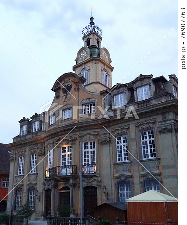 ヨーロッパの古い建物 ドイツ シュベービッシュハル市庁舎建物 の写真素材 76907763 Pixta
