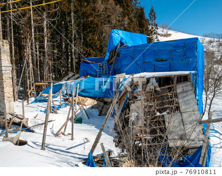 建設中のスキー場ペンション 76910811