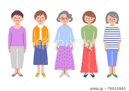 シニア女性5人 全身 シニア女性5人 全身 76910983