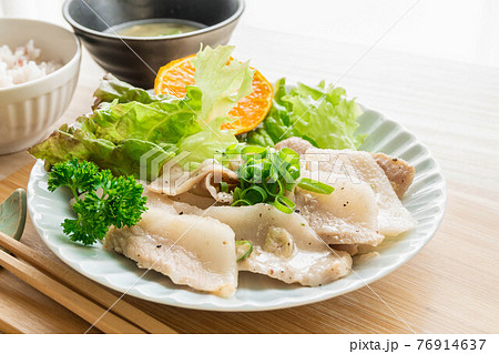 焼いた豚トロ 焼いた豚トロ 76914637