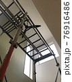吹き抜けの足場 76916486