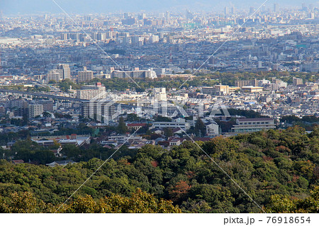甲山の南側の山麓に位置する甲山大師神呪寺の展望台から神戸女学院の方向を望む 甲山の南側の山麓に位置する甲山大師神呪寺の展望台から神戸女学院の方向を望む 76918654