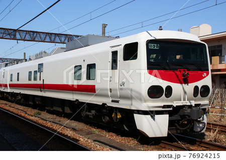 JR東日本線の非電化区間検測車「East i-D」 76924215