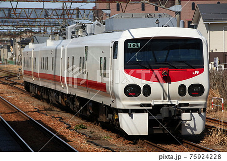 JR東日本線の非電化区間検測車「East i-D」 76924228