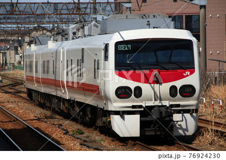 JR東日本線の非電化区間検測車「East i-D」 76924230
