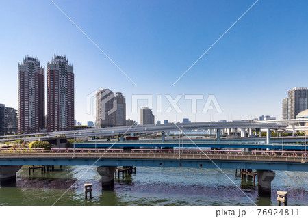 (東京都ー都市風景)お台場夢の大橋から眺める風景12 76924811