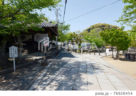 粉河寺　本堂への参道　和歌山県紀の川市 76926454