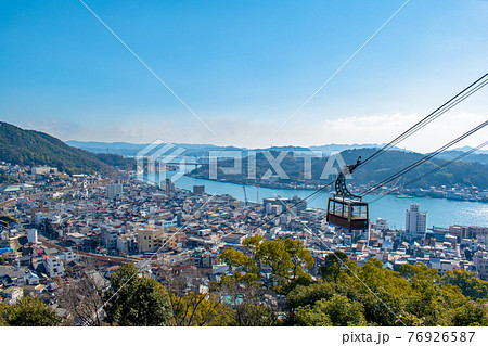 広島県 尾道市内の街並みとケーブルカー 広島県 尾道市内の街並みとケーブルカー 76926587