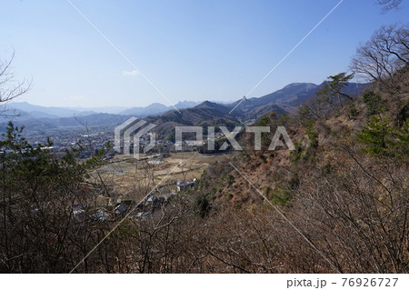 群馬県富岡市 西上州神成山九連峰ハイキングコースにある山頂からの景色 群馬県富岡市 西上州神成山九連峰ハイキングコースにある山頂からの景色 76926727