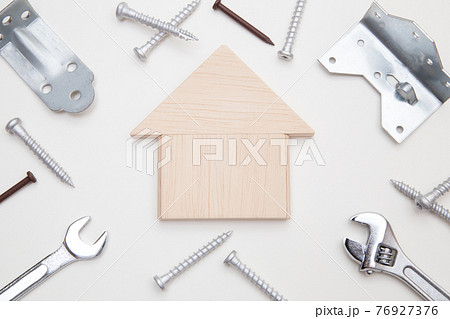 住宅の耐震補強工事　耐震リフォーム工事イメージ 76927376