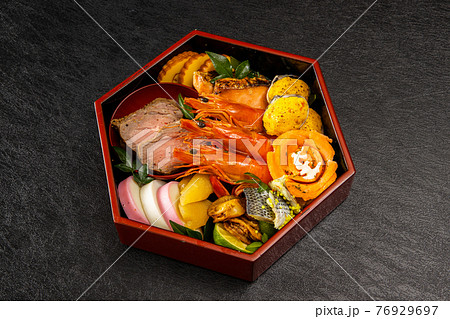 典型的なおせち料理　Japanese food  New Year dishes (OSECHI) 76929697