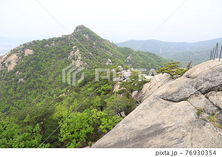 岩 石 グー 76930354