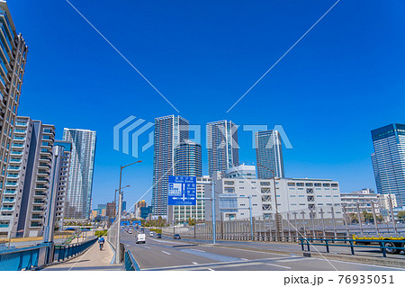 東京の都市風景 豊洲大橋から晴海方面 76935051