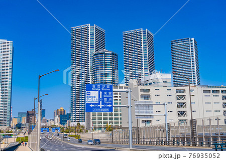 東京の都市風景 豊洲大橋から晴海方面 76935052