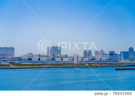 東京の都市風景 豊洲大橋から豊洲市場方面 東京の都市風景 豊洲大橋から豊洲市場方面 76935569