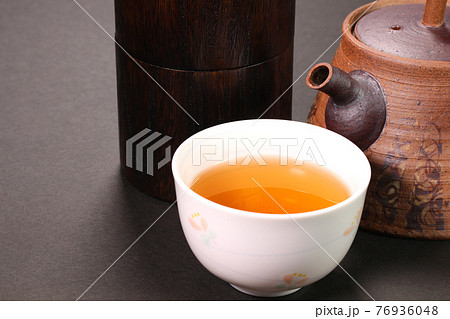 ほうじ茶 お茶と急須と茶筒 ほうじ茶 お茶と急須と茶筒 76936048