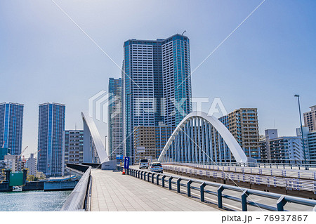 東京の都市風景 築地大橋周辺の風景 76937867