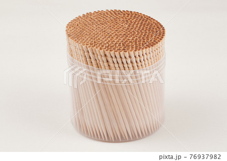 ケースに入ったつまようじ 76937982