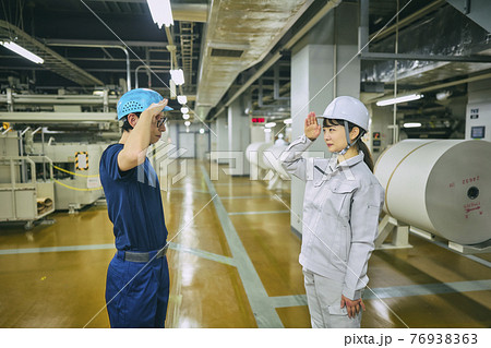 ビジネス エンジニア 敬礼 ビジネス エンジニア 敬礼 76938363