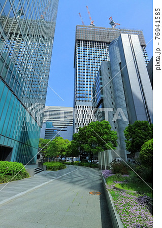 【大阪府】晴天下のJR大阪駅 【大阪府】晴天下のJR大阪駅 76941585