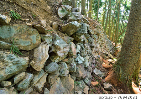 明智光秀が築城した丹波国 周山城 本丸と石垣 明智光秀が築城した丹波国 周山城 本丸と石垣 76942031