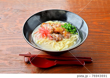 注)湯気は合成です。沖縄そば、そーきそば、ソーキそば、沖縄料理、ローカルフード、地元グルメ。 注)湯気は合成です。沖縄そば、そーきそば、ソーキそば、沖縄料理、ローカルフード、地元グルメ。 76943691