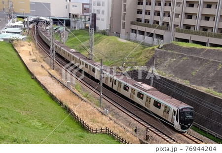 横浜市青葉区　たまプラーザ駅（鉄道建築協会賞の作品部門『最優秀協会賞』受賞）付近　東急田園都市線 76944204