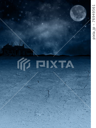夜空に月と干ばつの大地に廃墟の青いイラストのイラスト素材