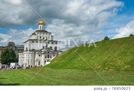 view of the Golden Gate, the city of Vladimir. 76950625
