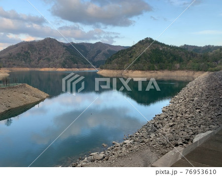 壮大な建造物、兵庫県生野の黒川ダム 76953610