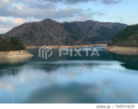 壮大な建造物、兵庫県生野の黒川ダム 76953920