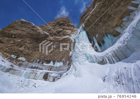 雲龍瀑の氷瀑（日光市） 76954246