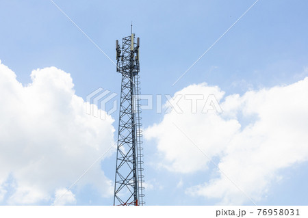 Antenna Repeater on blue sky 76958031