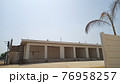 インドの街の風景、空き店舗　南国 76958257