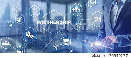 Businessman presenting PARTNERSHIP CONCEPT Business Concept Businessman presenting PARTNERSHIP CONCEPT Business Concept 76959277
