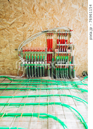 underfloor heating manifold collector with pipes underfloor heating manifold collector with pipes 76961154