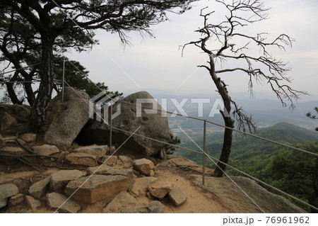 スポット 山 石 76961962