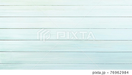ペールグリーンの木目の横長の板の背景画像 76962984