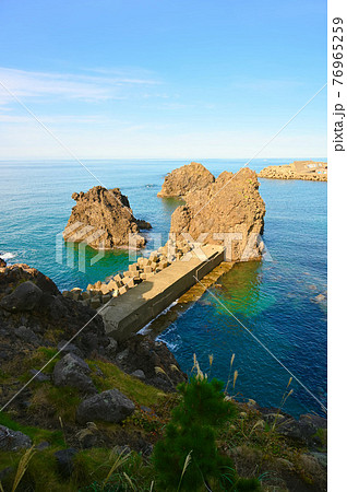 弁天岩　海岸　能生海水浴場　糸魚川市 76965259