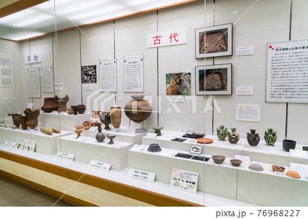 調布市郷土博物館の内部 歴史を学べる展示 古代の土器 調布市小島町 調布市郷土博物館の内部 歴史を学べる展示 古代の土器 調布市小島町 76968227